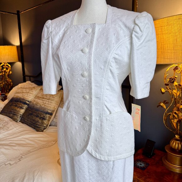 Vintage 80s White Fitted Skirt Suit 100% Cotton - Picture 2 of 16